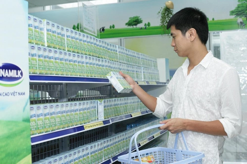 Để chuẩn bị cho món quà đặc biệt cho bà xã, Hồ Hoài Anh đã đi siêu thị và lựa thật kỹ thực phẩm. Để chuẩn bị cho món quà đặc biệt cho bà xã, Hồ Hoài Anh đã đi siêu thị và lựa thật kỹ thực phẩm.