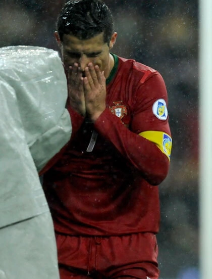 Sự nuối tiếc của C. Ronaldo. Sự nuối tiếc của C. Ronaldo.