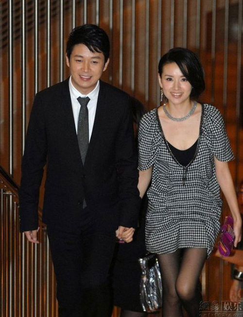 Tình tan vỡ, tiền là thứ mà cả hai quan tâm.