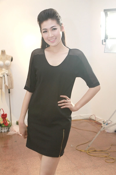 Đến tham gia chương trình còn có Á hậu Dương Tú Anh. Đến tham gia chương trình còn có Á hậu Dương Tú Anh.