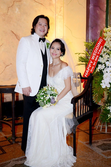 Đỗ Hải Yến pha trộn khéo léo giữa nét hiện đại và cổ điển trên trang phục. Đỗ Hải Yến pha trộn khéo léo giữa nét hiện đại và cổ điển trên trang phục.