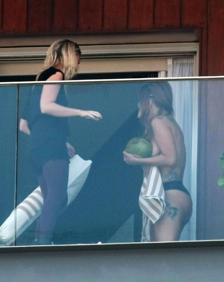 gaga15-517141-1368323575_500x0.jpg