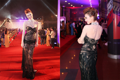 Không thua kém Kristen Stewart, Hồng Quế cũng chọn cho mình chiếc váy 'nhìn xuyên thấu; tới dự Liên hoan phim khiến người hâm mộ 'choáng váng' với độ táo bạo của cô. Không thua kém Kristen Stewart, Hồng Quế cũng chọn cho mình chiếc váy 'nhìn xuyên thấu; tới dự Liên hoan phim khiến người hâm mộ 'choáng váng' với độ táo bạo của cô.