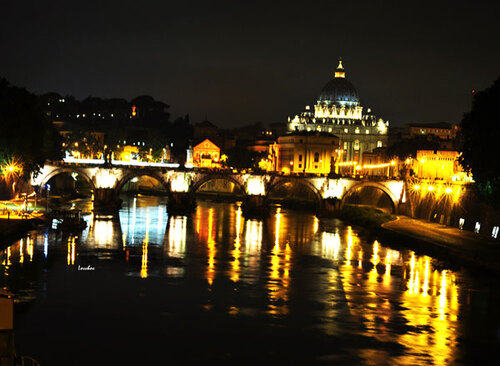 St. Peter Church (Vatican) & St. Angelo Bridge (Roma) nhìn từ cầu Umberto. St. Peter Church (Vatican) & St. Angelo Bridge (Roma) nhìn từ cầu Umberto.