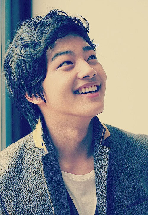 Yeo Jin Goo, gương mặt được nhắc đến nhiều trong năm 2012 này. Yeo Jin Goo, gương mặt được nhắc đến nhiều trong năm 2012 này.
