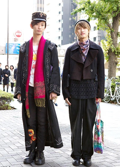 Here are a couple of guys who we photographed in Shinjuku. Both of them are into vintage fashion & both are wearing vintage/antique fashion from the Shibuya boutique Qosmos. Here are a couple of guys who we photographed in Shinjuku. Both of them are into vintage fashion & both are wearing vintage/antique fashion from the Shibuya boutique Qosmos.