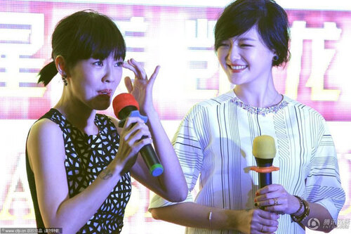Từ Hy Viên có phần mập mạp hơn trước. Cô tiết lộ, từ khi kết hôn, có những tuần cô không buồn ra khỏi cửa, Từ Hy Viên có phần mập mạp hơn trước. Cô tiết lộ, từ khi kết hôn, có những tuần cô không buồn ra khỏi cửa,