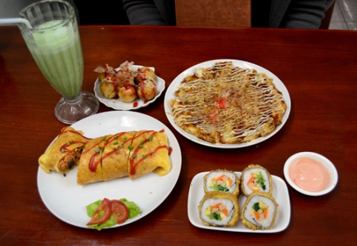 Một set đồ no căng bụng này có giá 150.000 đồng. Một set đồ no căng bụng này có giá 150.000 đồng.