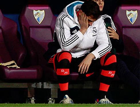 Casillas đang có mâu thuẫn với HLV Mourinho. Casillas đang có mâu thuẫn với HLV Mourinho.