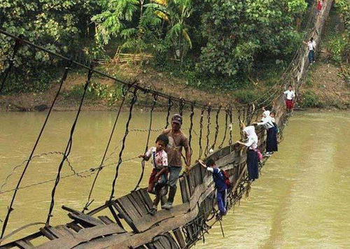 Nhiều em nhỏ Nhiều em nhỏ