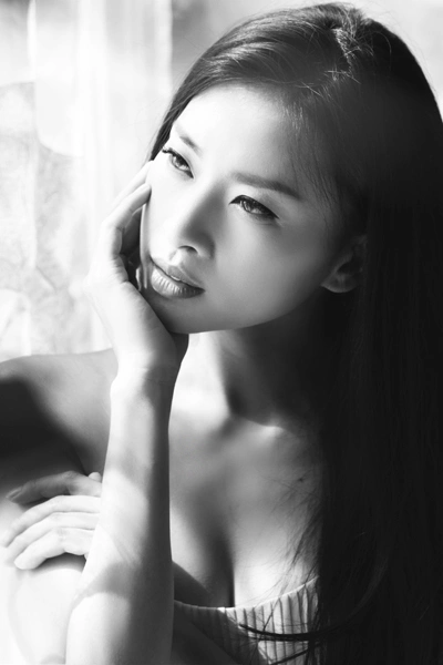 ...và cũng rất gợi cảm. ...và cũng rất gợi cảm.