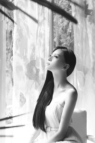 'Đối thủ' của Ngô Thanh Vân đều là những gương mặt đình đám: siêu mẫu Thanh Hằng, ca sĩ Hồ Ngọc Hà, Hoa hậu Mai Phương Thúy và Hoa hậu Diễm Hương. 'Đối thủ' của Ngô Thanh Vân đều là những gương mặt đình đám: siêu mẫu Thanh Hằng, ca sĩ Hồ Ngọc Hà, Hoa hậu Mai Phương Thúy và Hoa hậu Diễm Hương.