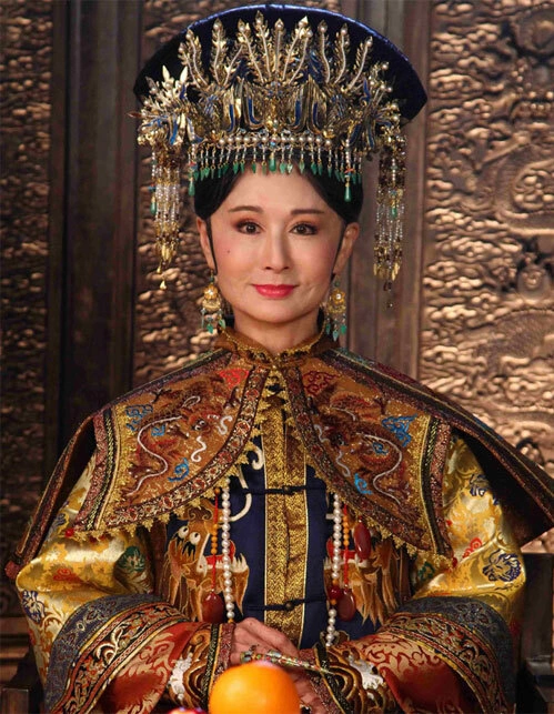 Tạo hình của Phan Nghinh Tử được giới thiệu với khán giả. Ở tuổi 63, nữ diễn viên này trông vẫn rất trẻ trung. Tạo hình của Phan Nghinh Tử được giới thiệu với khán giả. Ở tuổi 63, nữ diễn viên này trông vẫn rất trẻ trung.