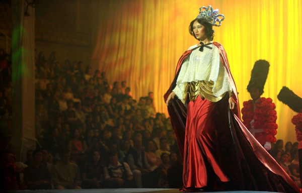 Huyền Trang được đánh giá là người mẫu gây ấn tượng nhất trong Đẹp Fashion Show 11 vừa qua. Huyền Trang được đánh giá là người mẫu gây ấn tượng nhất trong Đẹp Fashion Show 11 vừa qua.