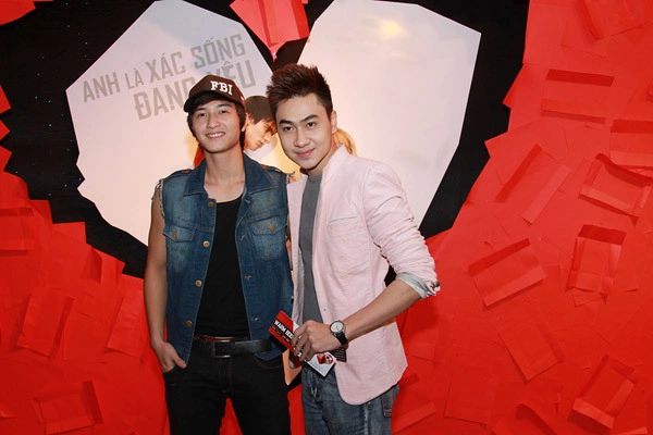 Hotboy Huỳnh Anh và ca sĩ Hotboy Huỳnh Anh và ca sĩ