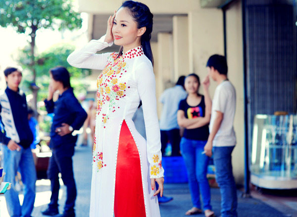 Lan Phương e ấp khoe sắc Lan Phương e ấp khoe sắc