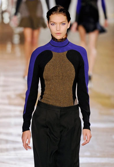 Áo của nhà thiết kế Stella McCartney. Áo của nhà thiết kế Stella McCartney.