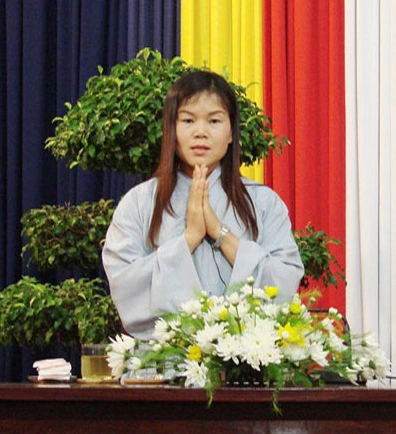 Nhà ngoại cảm niệm Phật cầu gia bị. Nhà ngoại cảm niệm Phật cầu gia bị.