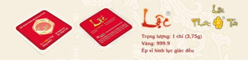 Nhẫn Lộc là lời chúc chủ nhân sở hữu chiếc nhẫn sẽ nhận được những món quà vật chất, tinh thần quý giá do các đấng thiêng liêng ban tặng. Nhẫn có trọng lượng 1 chỉ, ép vỉ hình lục giác đều (6 cạnh) cũng là con số lộc với một nét cong cuộn vào thân như lời chúc cho lộc đến nhà, vận may vào cửa Nhẫn Lộc là lời chúc chủ nhân sở hữu chiếc nhẫn sẽ nhận được những món quà vật chất, tinh thần quý giá do các đấng thiêng liêng ban tặng. Nhẫn có trọng lượng 1 chỉ, ép vỉ hình lục giác đều (6 cạnh) cũng là con số lộc với một nét cong cuộn vào thân như lời chúc cho lộc đến nhà, vận may vào cửa
