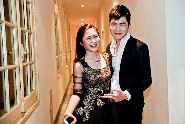 Từ khi đăng quang danh hiệu cao nhất tại cuộc thi Giọng hát Việt, gia đình của Hương Tràm được Từ khi đăng quang danh hiệu cao nhất tại cuộc thi Giọng hát Việt, gia đình của Hương Tràm được
