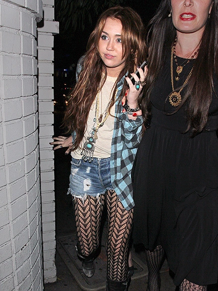 Miley Cyrus đã có phát ngôn gây sốc tại bữa tiệc sinh nhật 19 tuổi năm 2011. Miley Cyrus đã có phát ngôn gây sốc tại bữa tiệc sinh nhật 19 tuổi năm 2011.
