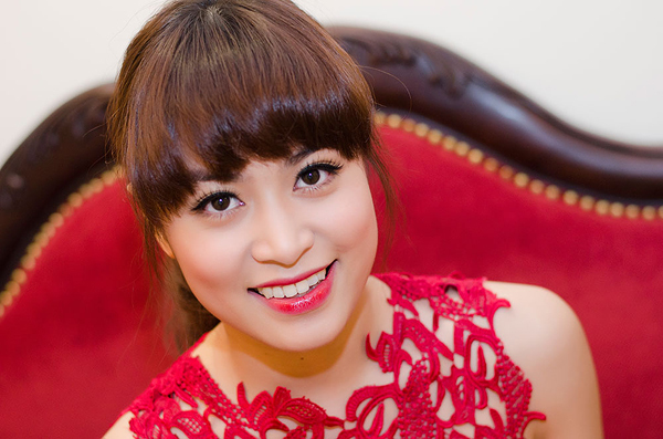 Nhan sắc rạng ngời của Hoàng Thùy Linh. Nhan sắc rạng ngời của Hoàng Thùy Linh.