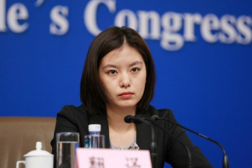 Hu Yaobo, giáo viên trung học của Zhang Jing, cho hay khi học cấp 2 cô đã luôn mơ ước được trở thành nhà ngoại giao. Và cuối cùng với nỗ lực của bản thân, Zhang cuối cùng đã đạt được mong muốn đó. Hu Yaobo, giáo viên trung học của Zhang Jing, cho hay khi học cấp 2 cô đã luôn mơ ước được trở thành nhà ngoại giao. Và cuối cùng với nỗ lực của bản thân, Zhang cuối cùng đã đạt được mong muốn đó.