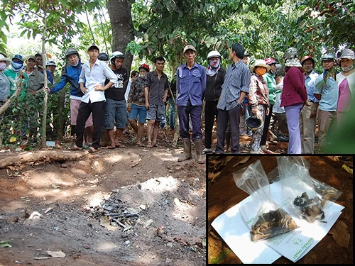 Người dân kéo đến xem tại hố rác sau khi công an tìm thấy xương cốt (ảnh lớn) Người dân kéo đến xem tại hố rác sau khi công an tìm thấy xương cốt (ảnh lớn)