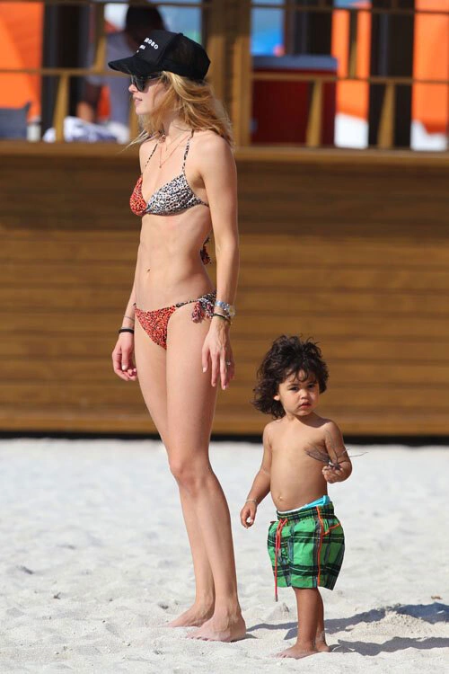 doutzen10-173529-1368299283_600x0.jpg
