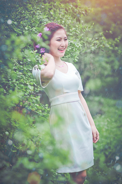 Trong loạt hình mới thực hiện, nữ ca sĩ 17 tuổi Trong loạt hình mới thực hiện, nữ ca sĩ 17 tuổi