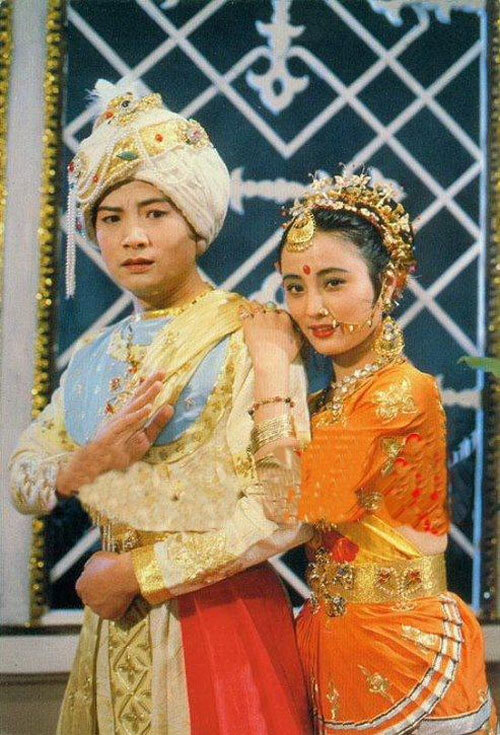 Lý Linh Ngọc, diễn viên đảm nhận hai vai Ngọc Thố Tinh (thỏ ngọc của Hằng nga, trốn xuống trần làm loạn) Lý Linh Ngọc, diễn viên đảm nhận hai vai Ngọc Thố Tinh (thỏ ngọc của Hằng nga, trốn xuống trần làm loạn)