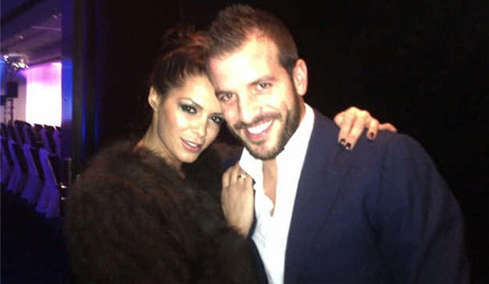 Van der Vaart đang mặn nồng bên Van der Vaart đang mặn nồng bên