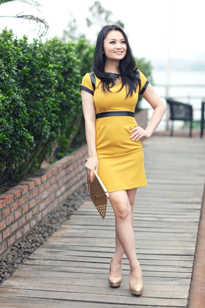 Diễn viên "Siêu thị tình yêu" cho biết, vì muốn con gái có đầy đủ chất dinh dưỡng nên cô hoàn toàn nuôi con bằng sữa mẹ. Nhờ vậy mà bé Chuối Đậu rất cứng cáp, ít khi ốm, còn cô, cũng vì thế mà giảm cân một cách từ từ. Hiện tại, cô đã hoàn toàn lấy lại vóc dáng thời son rỗi. Diễn viên "Siêu thị tình yêu" cho biết, vì muốn con gái có đầy đủ chất dinh dưỡng nên cô hoàn toàn nuôi con bằng sữa mẹ. Nhờ vậy mà bé Chuối Đậu rất cứng cáp, ít khi ốm, còn cô, cũng vì thế mà giảm cân một cách từ từ. Hiện tại, cô đã hoàn toàn lấy lại vóc dáng thời son rỗi.