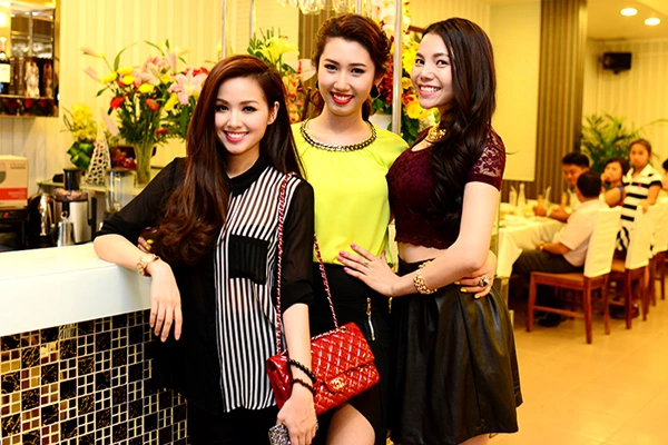 Thúy Ngân hạnh phúc Thúy Ngân hạnh phúc