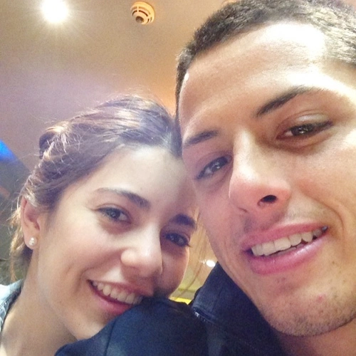 Chicharito và bạn gái xinh xắn Lety Sahagun.