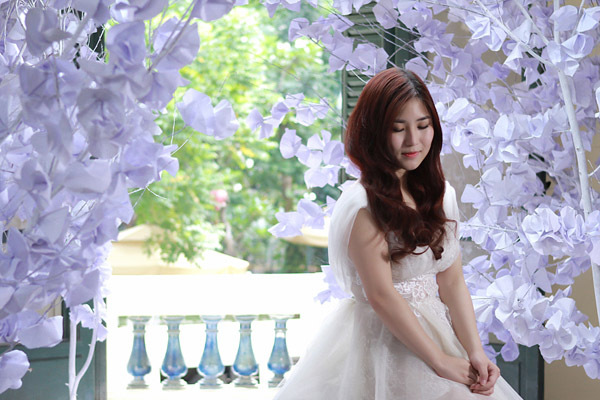 Điều đặc biệt, ngày phát hành MV và single cũng chính là ngày sinh nhật bước sang tuổi 18 của Hương Tràm. Điều đặc biệt, ngày phát hành MV và single cũng chính là ngày sinh nhật bước sang tuổi 18 của Hương Tràm.