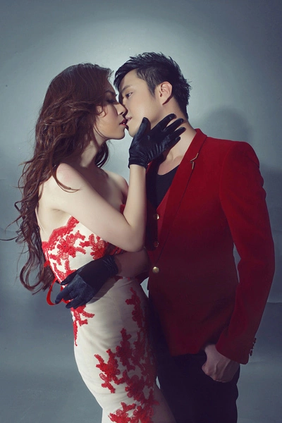 Qua sự thành công trên,Nhật Tinh Anh đã mời hotgirl Milan hóa thành đôi tình nhân quyến rũ và nóng bỏng hơn Qua sự thành công trên,Nhật Tinh Anh đã mời hotgirl Milan hóa thành đôi tình nhân quyến rũ và nóng bỏng hơn
