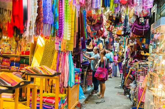 Bạn có thể tìm thấy mọi thứ ở chợ cuối tuần Chatuchak. Ảnh: news.travelhouseuk.co.uk Bạn có thể tìm thấy mọi thứ ở chợ cuối tuần Chatuchak. Ảnh: news.travelhouseuk.co.uk