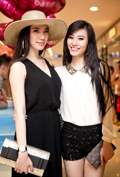 Thục Quyên bật mí, cô khuyến khích em đi thi nhan sắc và gia nhập làng giải trí. Thục Quyên bật mí, cô khuyến khích em đi thi nhan sắc và gia nhập làng giải trí.