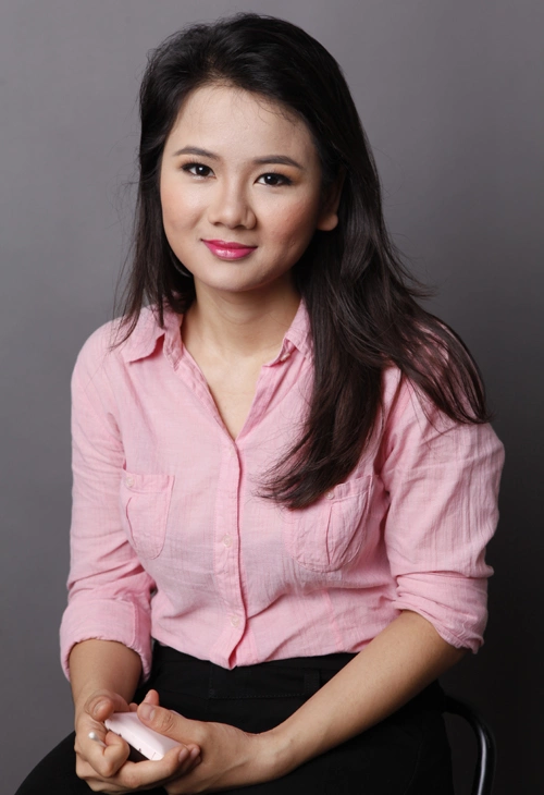 Sử dụng son môi màu hồng đào đem lại nét trẻ trung, tươi tắn cho cô dâu. Sử dụng son môi màu hồng đào đem lại nét trẻ trung, tươi tắn cho cô dâu.