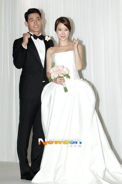 Hôn lễ của Baek Ji Young và Jung Suk Won diễn ra tại khách sạn Hôn lễ của Baek Ji Young và Jung Suk Won diễn ra tại khách sạn