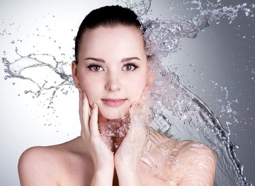 Dung dịch Dalacin T được đẩy sâu vào bên trong da nhờ tác động của máy sóng siêu âm có tác dụng diệt khuẩn và chế ngự tuyến dầu. Dung dịch Dalacin T được đẩy sâu vào bên trong da nhờ tác động của máy sóng siêu âm có tác dụng diệt khuẩn và chế ngự tuyến dầu.