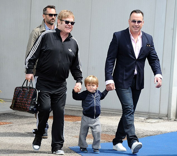 elton6-843044-1374307859_600x0.jpg