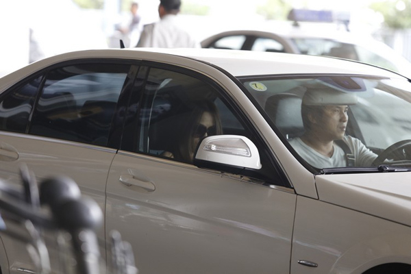 Quỳnh Thy rất kín tiếng trong chuyện tình cảm nên gần như không tiết lộ thông tin gì về người yêu trên báo chí. Tuy nhiên, hình ảnh thân mật Quỳnh Thy rất kín tiếng trong chuyện tình cảm nên gần như không tiết lộ thông tin gì về người yêu trên báo chí. Tuy nhiên, hình ảnh thân mật