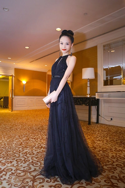 truong-ho-phuong-nga5-263038-1370657218_