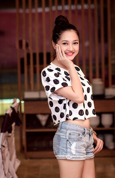 Nữ ca sĩ trẻ Bảo Anh . Nữ ca sĩ trẻ Bảo Anh .