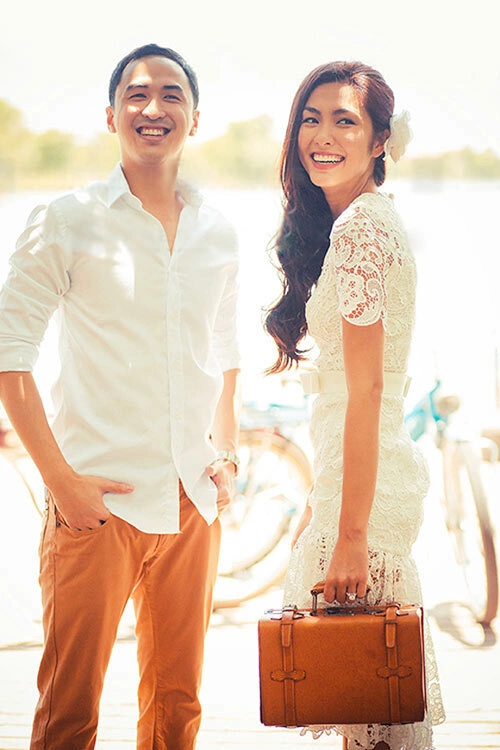 Hà Tăng và Louis Nguyễn nên duyên nhờ sự ủng hộ của gia đình. Hà Tăng và Louis Nguyễn nên duyên nhờ sự ủng hộ của gia đình.