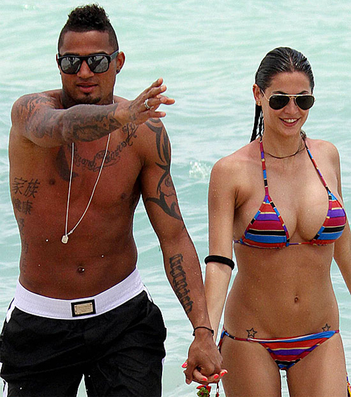 Bỏ cô vợ Jennifer và cậu con trai nhỏ, Boateng mê đắm bên siêu mẫu Melissa Satta. Bỏ cô vợ Jennifer và cậu con trai nhỏ, Boateng mê đắm bên siêu mẫu Melissa Satta.