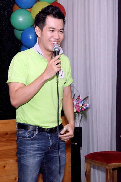 Chiều 16/6, ca sĩ Hồ Trung Dũng có buổi họp fanclub tại một quán cà phê ở TP HCM. Đây là lần đầu tiên Chiều 16/6, ca sĩ Hồ Trung Dũng có buổi họp fanclub tại một quán cà phê ở TP HCM. Đây là lần đầu tiên