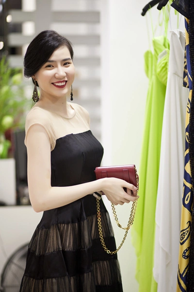 Chân dài Thư Huyền Chân dài Thư Huyền